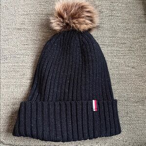 Tommy Hilfiger Women's Black Ribbed Beanie Pom Pom Navy Blue